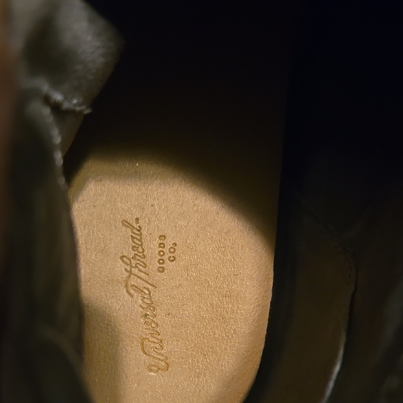 Universal Thread Gray Sneakers - Picture 4 of 5